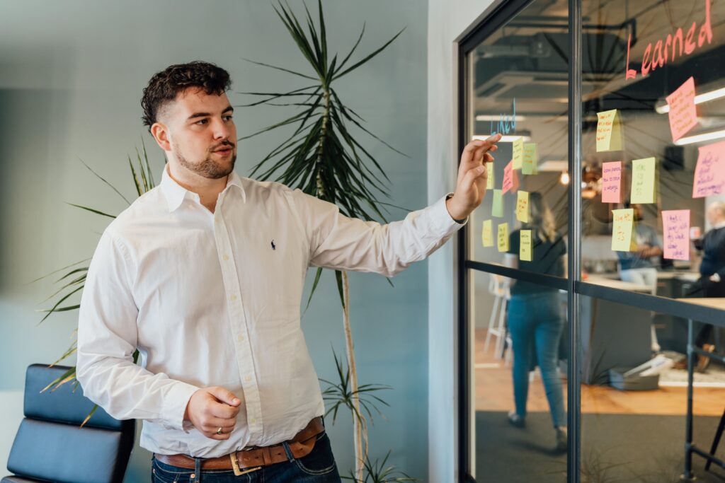 Will teaching showing a wall of post it notes with 'liked' and 'learned' the feedback of associates